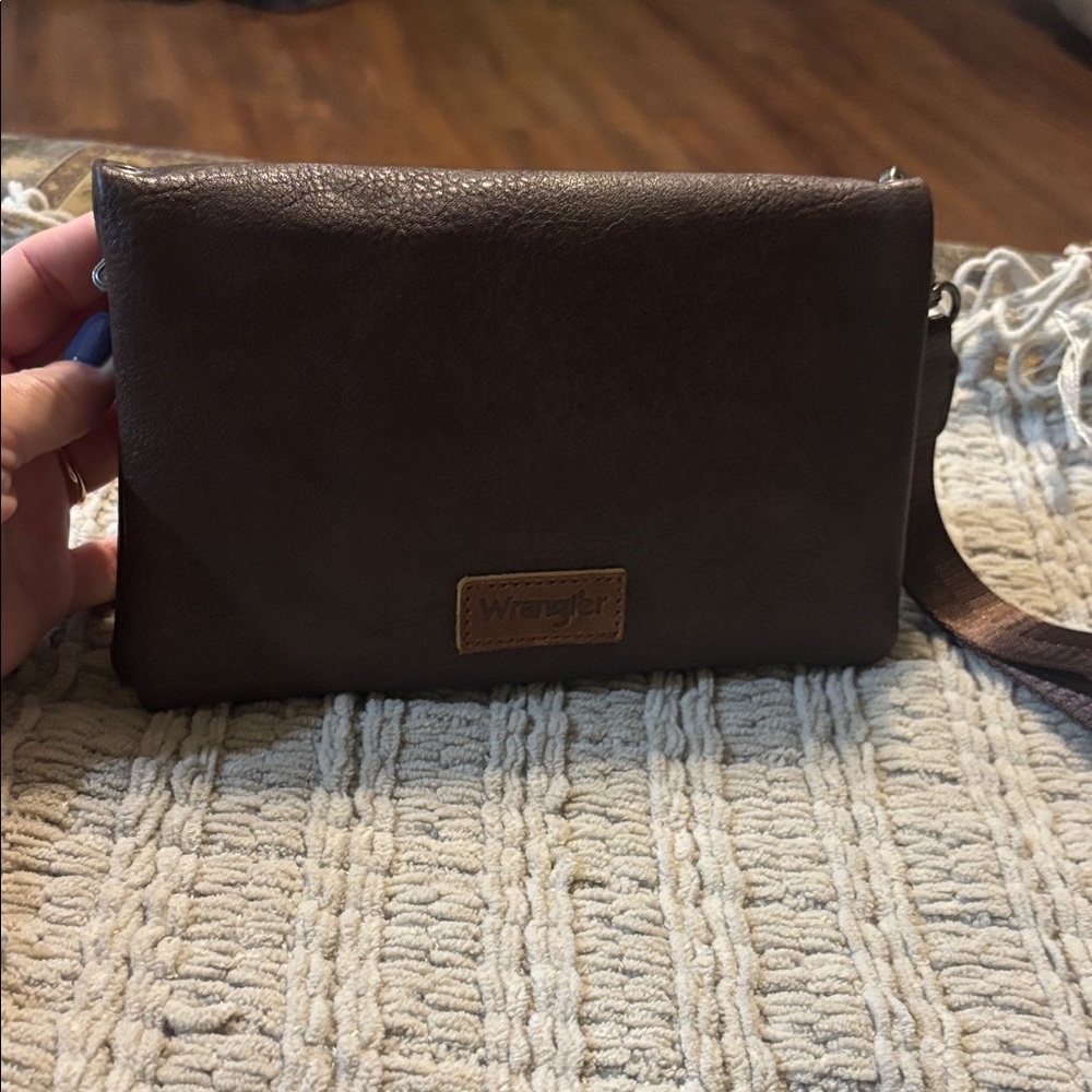 Wrangler Dark Brown Leather Wristlet/crossbody - Picture 6 of 7